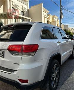 جيب جراند شيروكي